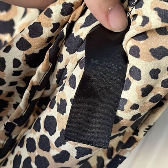 Adriana Papell Leopard Print Popover Blouse Long Sleeves Womens L Casual Chic‎ - Picture 6 of 8